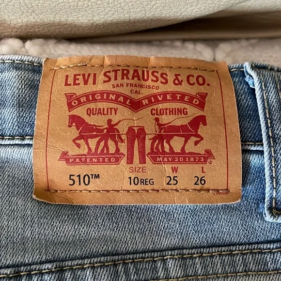 Levi's size 10 Reg.  Light Blue Jeans.  Unisex. - Picture 5 of 6